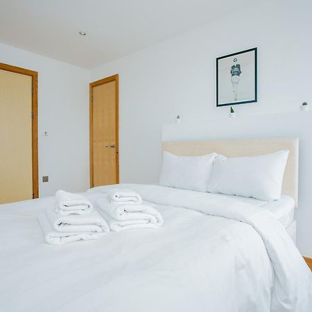 3 Bedroom Flat In East London Sleeps 6 エクステリア 写真